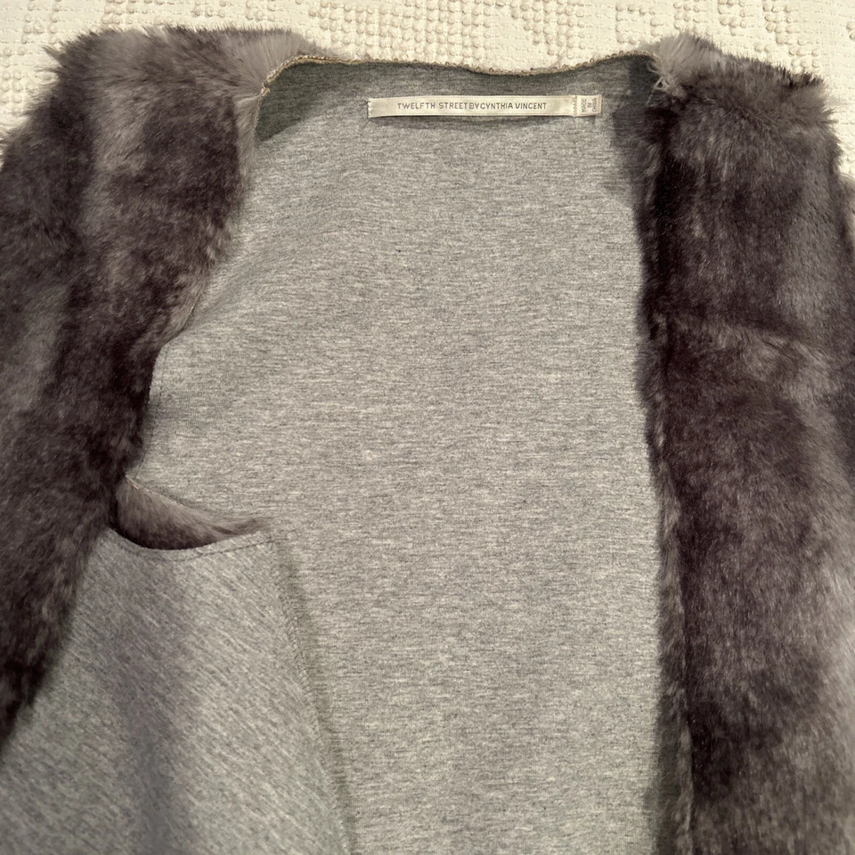 Chaleco Cascada Cynthia Vincent Piel Sintética Drapeado Pequeño Gris Plata Calle Duodécima Foto 4 de 4