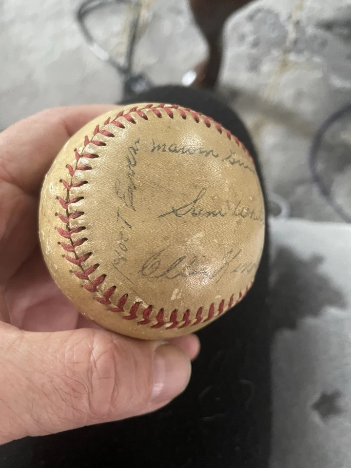 1952 Boston Red Sox Signed Baseball.   9 Legible Signatures - Image 2 of 4