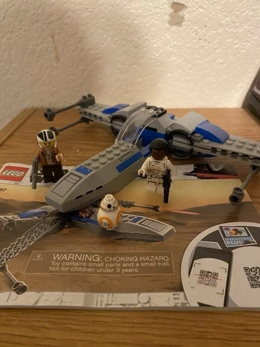 LEGO Star Wars #75297: Resistance X-Wing Starfighter with bonus Finn minifigure