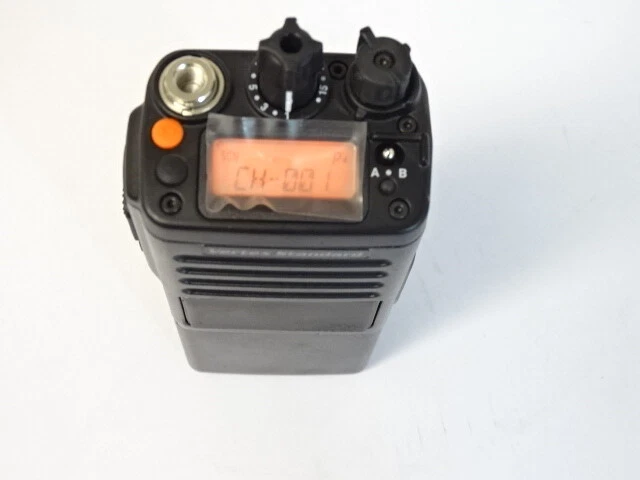 RADIO PORTÁTIL Vertex Standard VX-537-4-5 UHF 450-512Mhz (sin batería) Foto 4 de 4