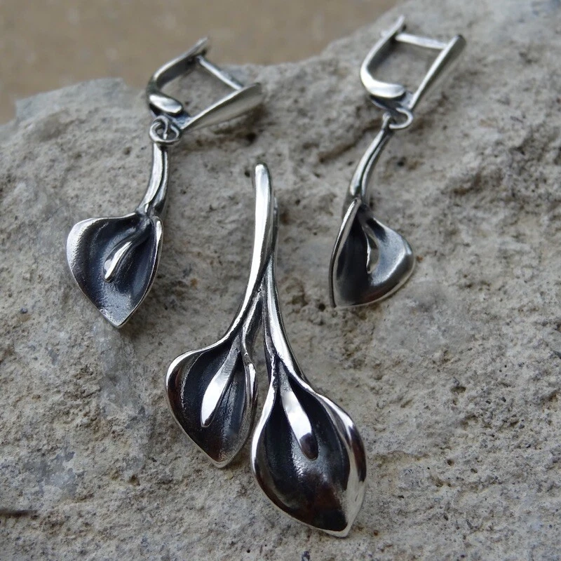 Calla lily earrings best sale silver