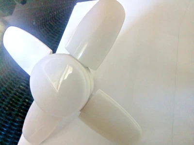 Ampoule LED pliable E27, 28W, 220/110V en forme de ventilateur / fleure quatre F - Photo 1/4