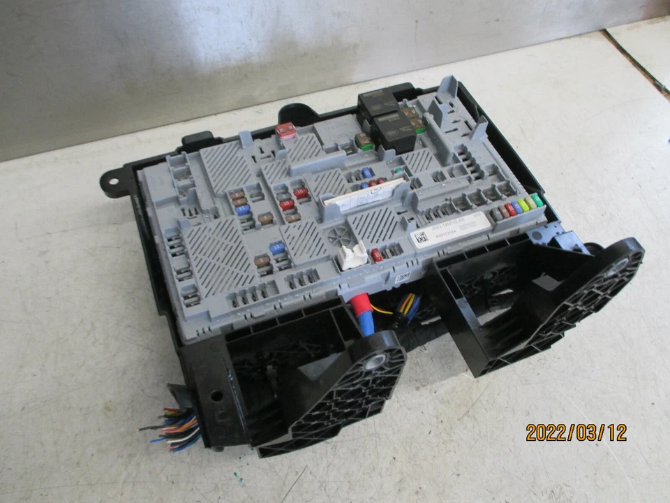 2019 JAGUAR XE ЗАГРУЗОЧНЫЙ МОДУЛЬ УПРАВЛЕНИЯ ЗАДНИМ РЕЛЕ JX6314N030AB - Изображение 4 из 4