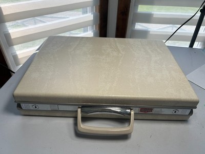 Vintage Samsonite Classic III Briefcase Attache Case 3-1/2'' Thick White Marble