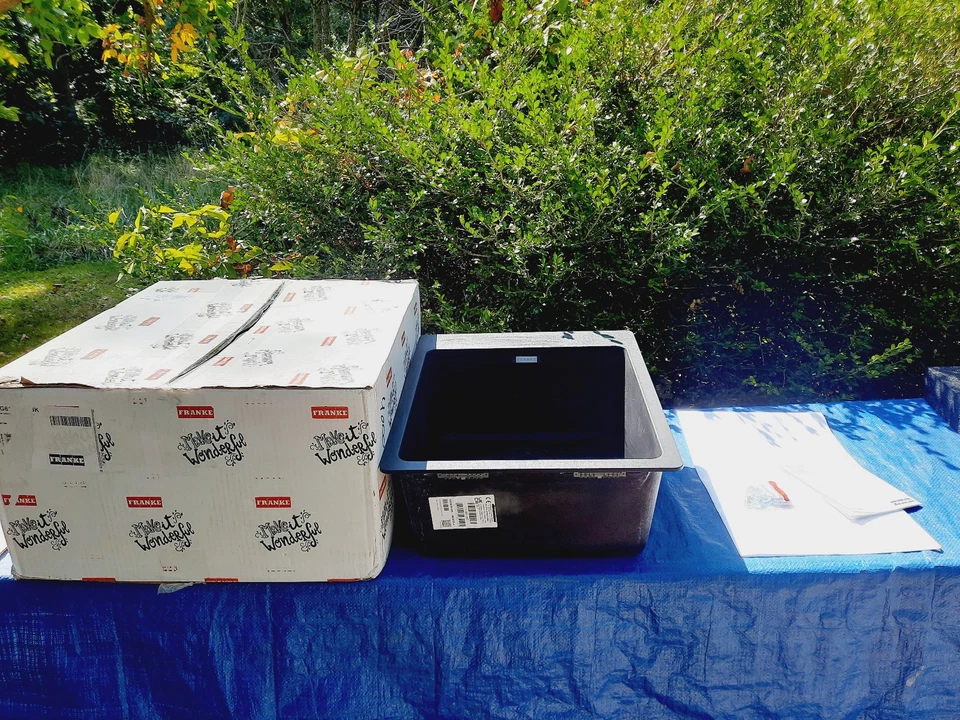 Franke MAG61015-MBK Maris 17-5/16" Undermnt 1 Lavabo Granito Kit. Fregadero negro *NUEVO Foto 2 de 4