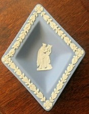 Ancien plat à bibelots losange en jaspe bleu WEDGWOOD