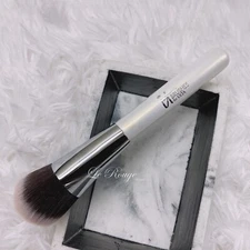 It Cosmetics #77 full coverage complexion brush * triangle flat top foundation 