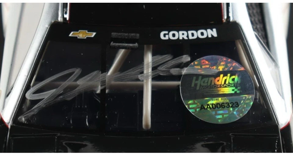 Caramelo de la Guardia Nacional firmado por Jeff Gordon LE NASCAR #24 2024 Camaro ZL1 1:24 #/78 Foto 3 de 4