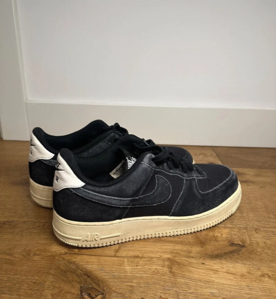 Nike Air Force 1, foto 4 di 5