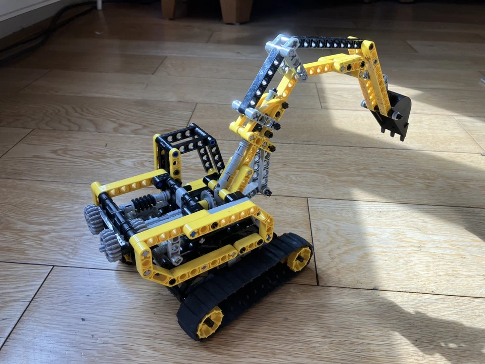 LEGO Technic 8419 Excavator, photo 2 of 5