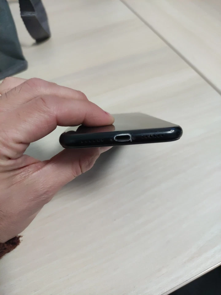 Iphone xr 64 gb usato senza accessori col. NERO - Immagine 4 di 4