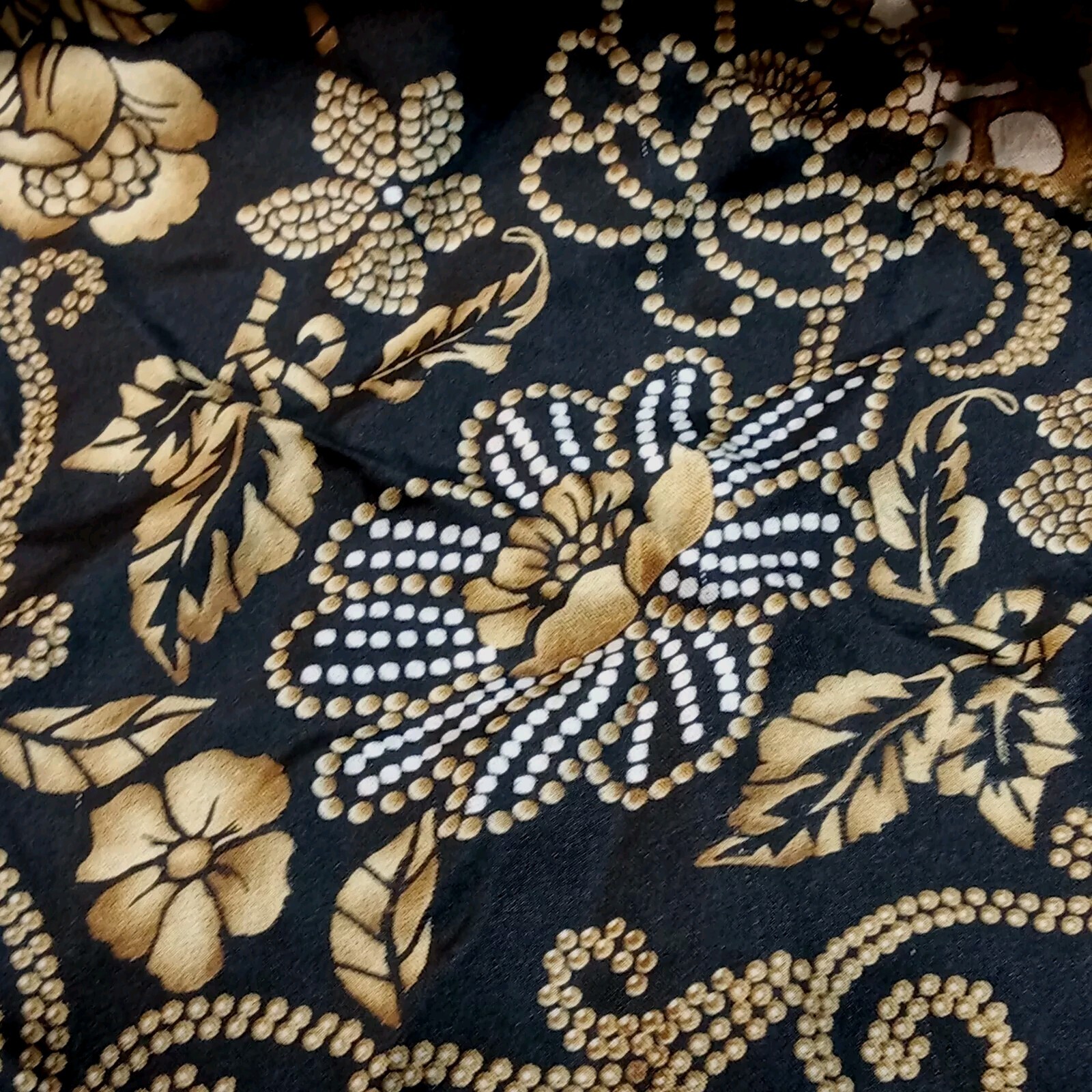 ADRIENNE LANDAU Studio 100% SILK SCARF 35 x 34 FLORAL DESIGN BLACK~GOLD~CREAM