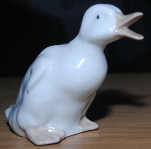 Nao By Lladro Little Duck Figurine #0370 Damaged | eBay