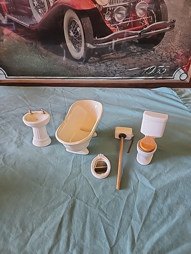 5 teiliges Puppenhaus Miniaturen Bad Set WC Badewanne Waschtisch Waschbecken Vintage Spiegel - Bild 1 von 18