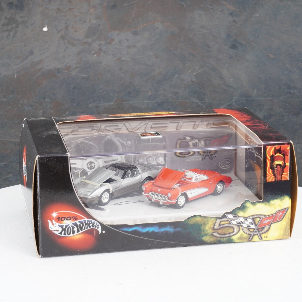 HOT WHEELS 100% Corvette 50th Anniversary 1953 Corvette and 1996