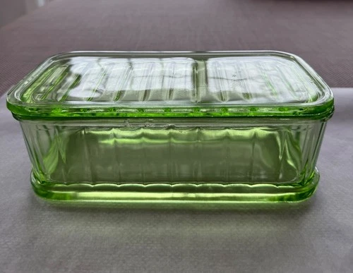VINTAGE GREEN DEPRESSION URANIUM GLASS REFRIGERATOR DISH