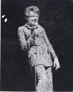 Judy Garland 1968 singing performing on stage in London Vintage 8x10 Photo