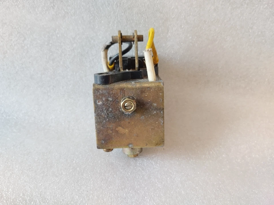 Terasaki ATT-1 Magnet Hold Trigger TA-8472-1-1 Made In Japan Lot Of 2 - Image 3 of 4