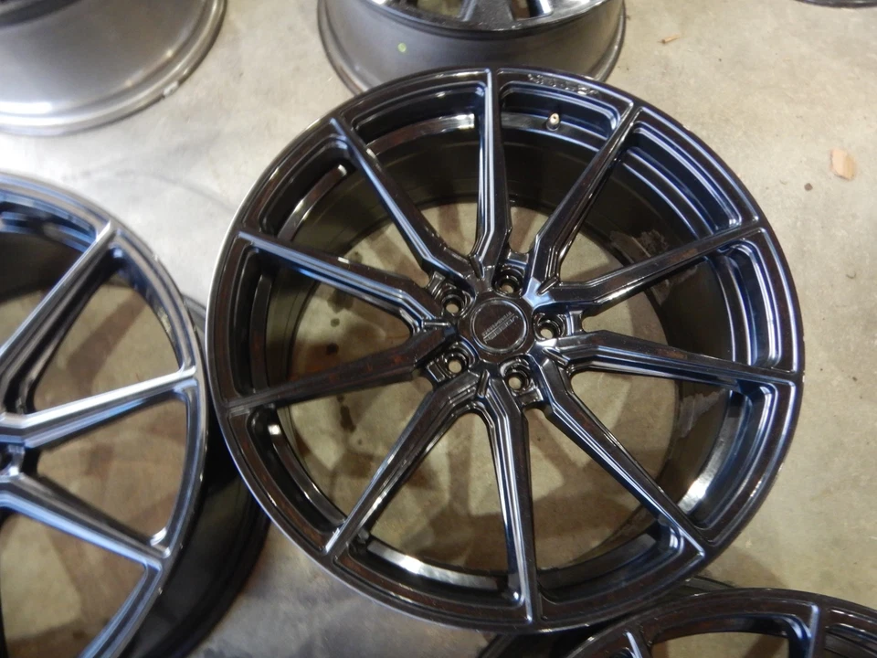 4 ruedas Vossen Hybrid Forged HS-3 negras 22" 1029D 5 en 120 mm Range Rover Foto 4 de 4