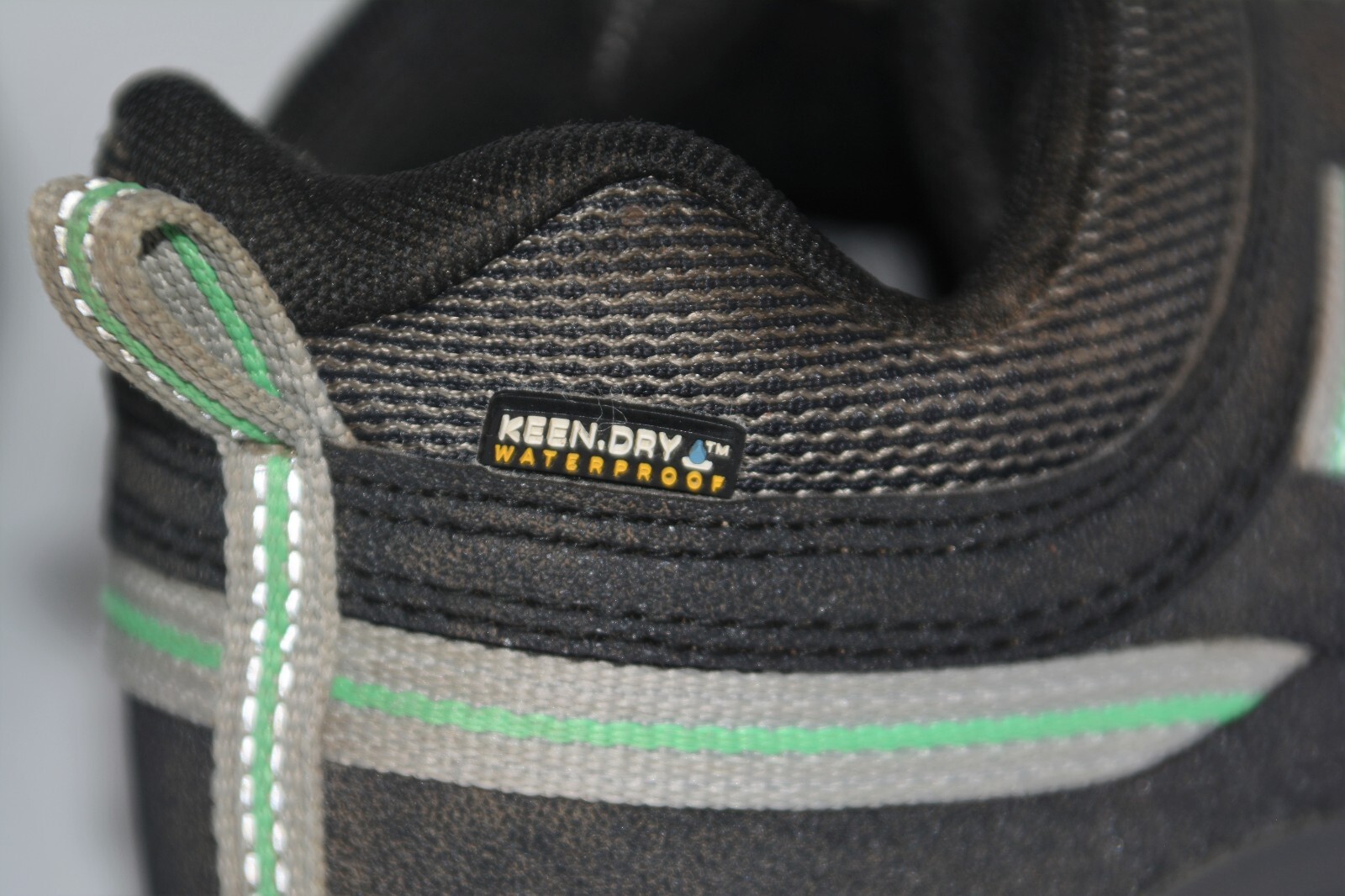 Scarpe da trekking Keen Targhee bambini basse impermeabili acciaio grigio verde irlandese taglia 5 US