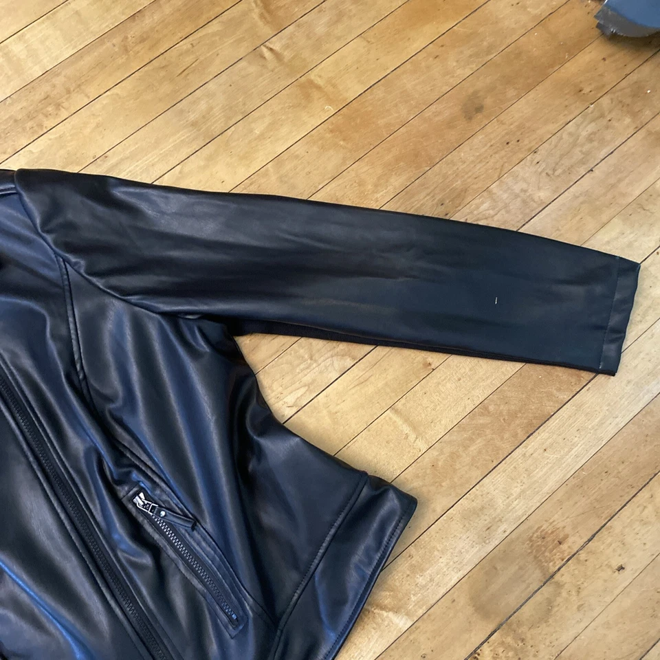 Chaqueta para mujer Lane Bryant talla L? Bombardero de cuero sintético de poliéster negro Foto 4 de 4