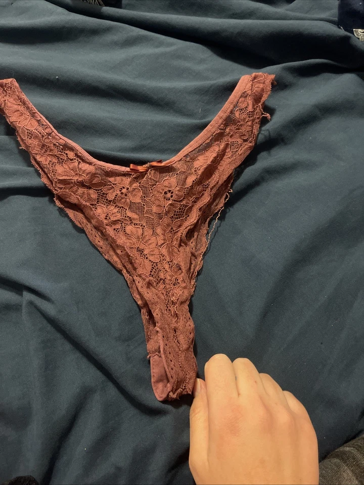 Bragas de tanga para mujer Victoria's Secret grandes, moradas, top de encaje, tanga Foto 2 de 2