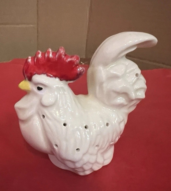 Small Vintage Ceramic Rooster Can Add Light Or Use For Baking Soda