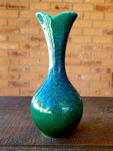 1960's Haeger Multi Tone 8" Ceramic Green Glaze Vase 4001