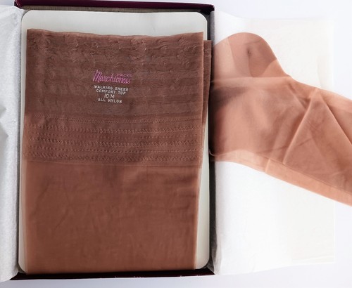 Vintage Macy's Marchioness Nylon Garter Seamless Sheer Stockings Sz 10 M - Picture 2 of 6