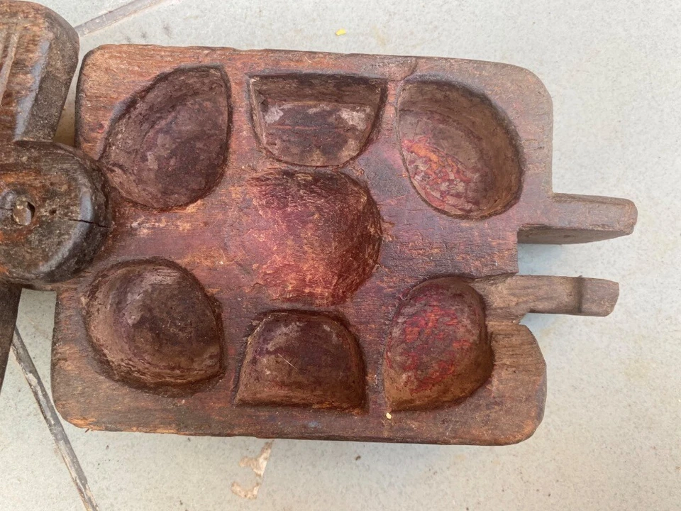 Caixa de tika antiga de madeira de 1700 desejada à mão - Imagem 4 de 4