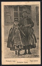 Polnische Typen, Mutter und Tochter posieren in Tracht, Ansichtskarte 1915 