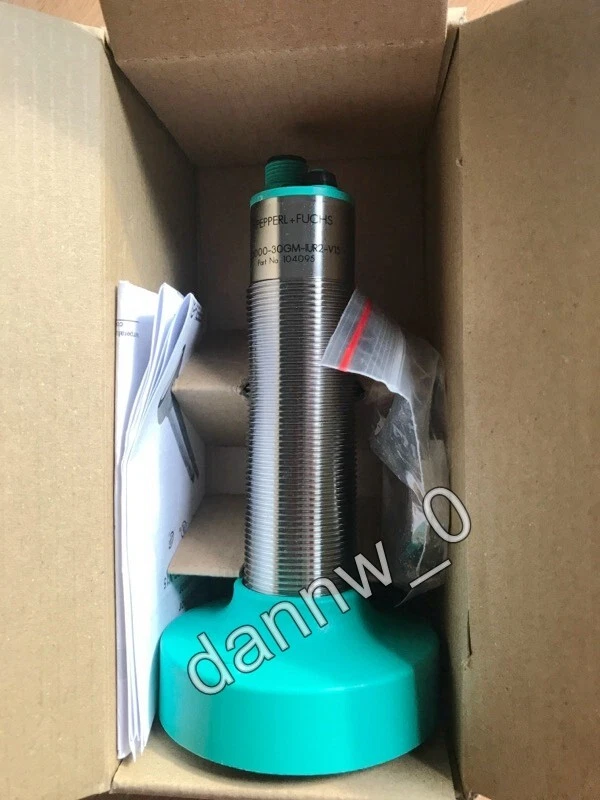 New In Box Pepperl+Fuchs P+F UC6000-30GM-IUR2-V15 Ultrasonic Sensor FREE Ship - Image 2 of 4