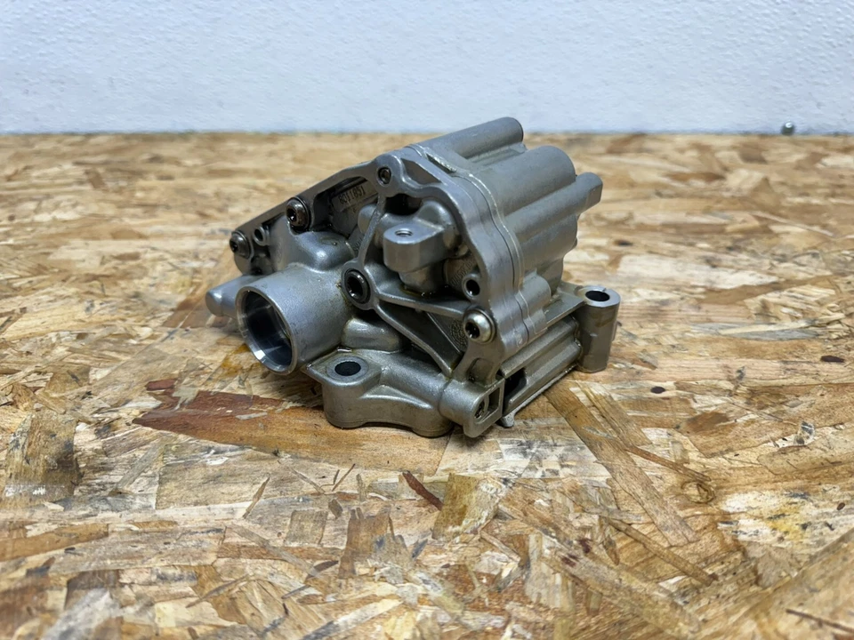 2015-2021 BMW F80 F82 F83 F87 M2 M3 M4 S55 Engine Motor Oil Lubrication Pump OEM - Image 4 of 4
