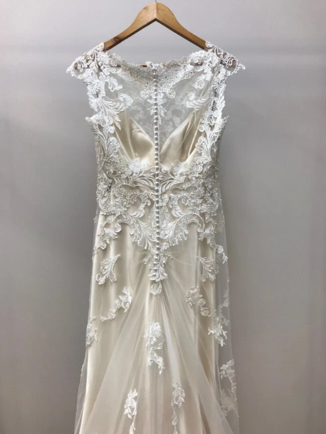 Vestido de noiva tamanho 4/6 - Imagem 3 de 4