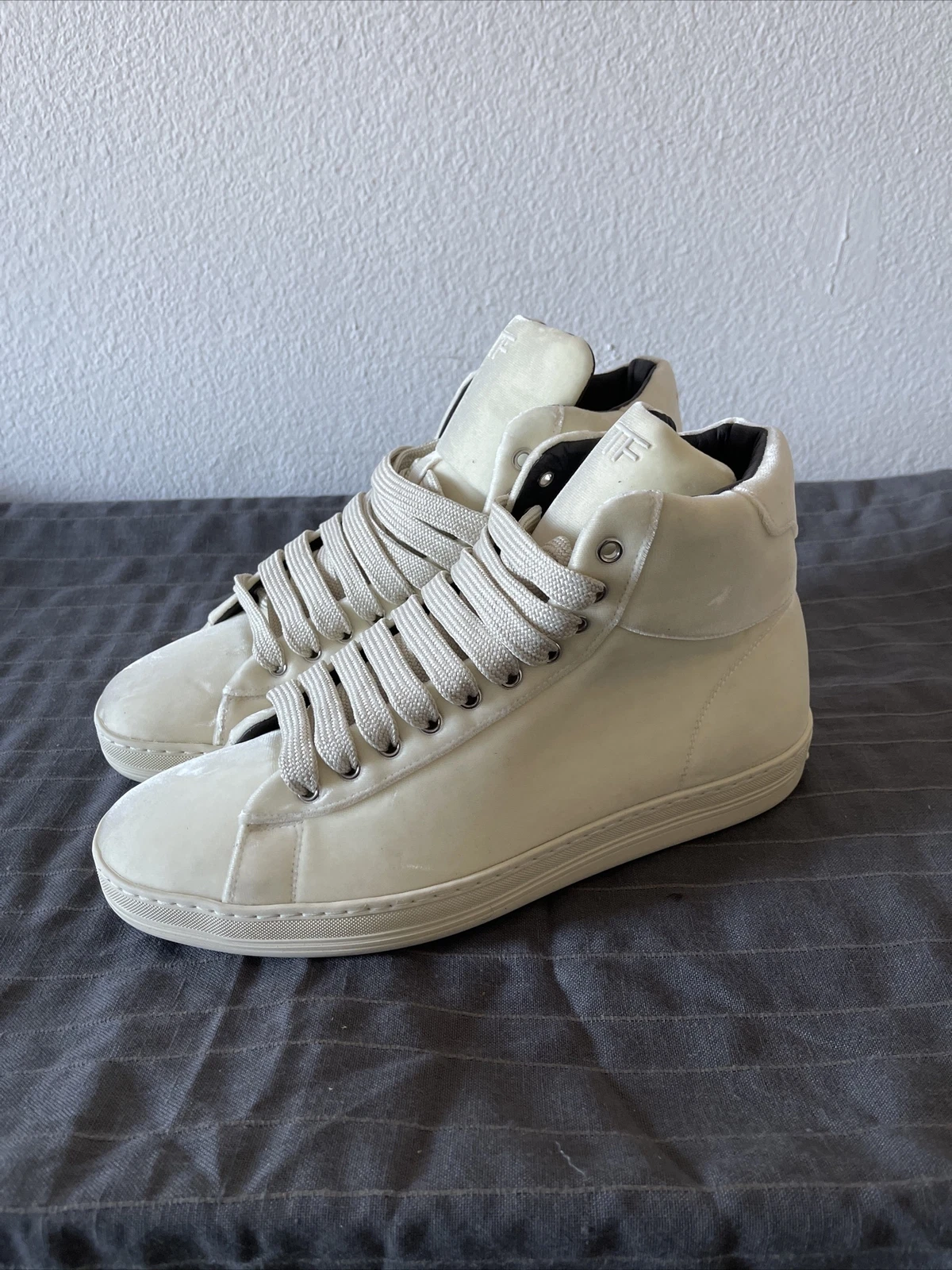 Tom Ford — TOM FORD Russel High Tops Cream Velvet Size 8.5