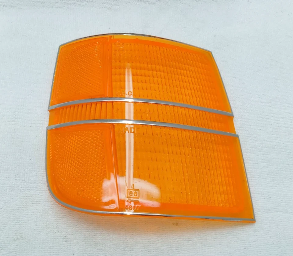 NOS Mopar 4321740 RH Side Front Marker Light Lens 1985-89 Dodge 600 Aries Lancer Foto 2 de 4