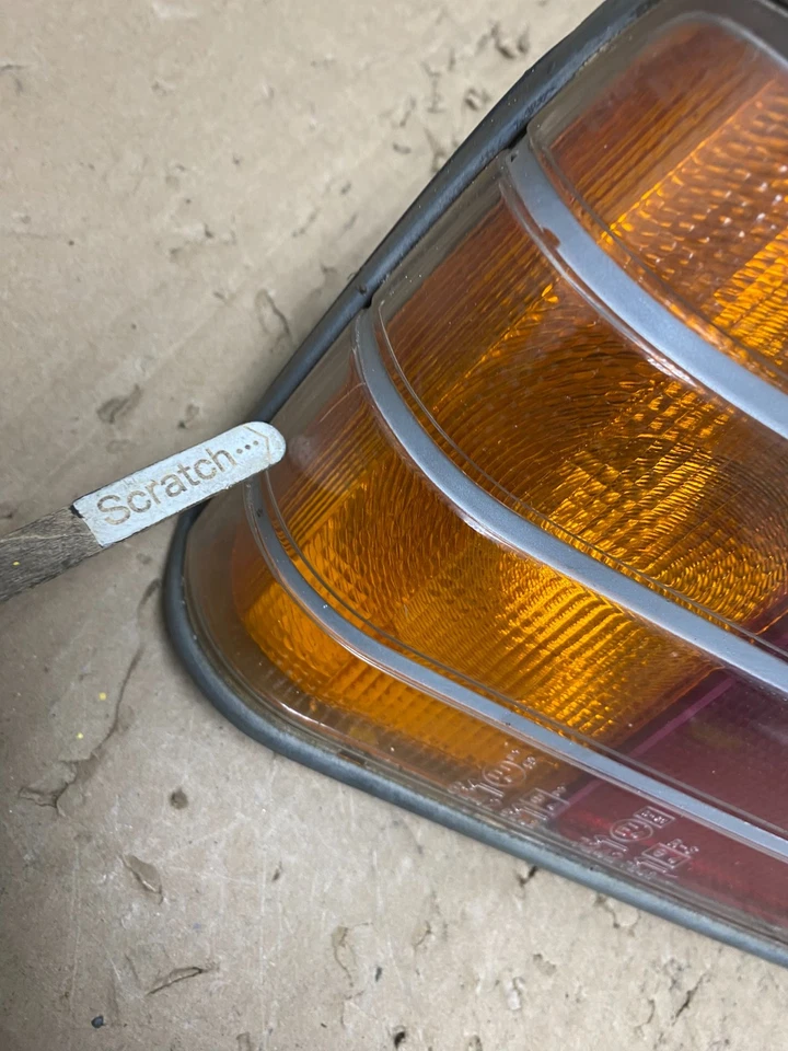 Luz trasera izquierda conductor Mitsubishi Tredia 1985 a 1988 OEM S0083 DG Foto 4 de 4