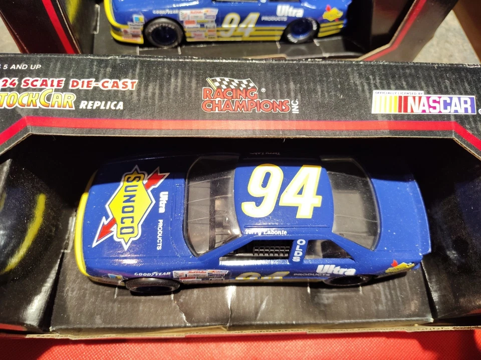 Lote de 2 - 1992 1/24 Racing Champions Terry Labonte Sunoco #94 Die-Cast Foto 4 de 4