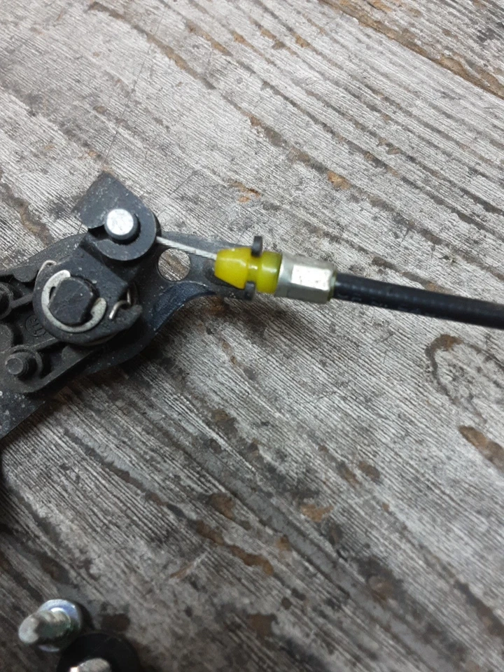 2007 07 06-08 Kawasaki Ninja 650R EX650R Driver Passenger Seat Latch Lock NO KEY - Image 3 of 4