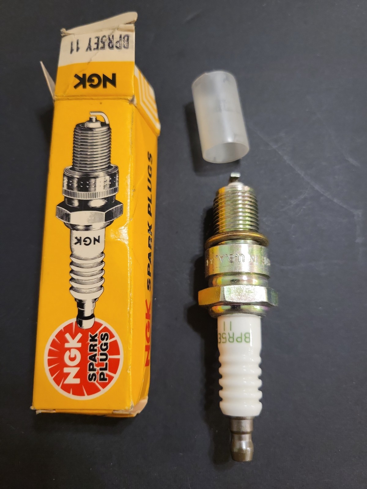 NGK Spark Plug 6937 / BPR5EY-11 New Old Stock NOS Qty 1
