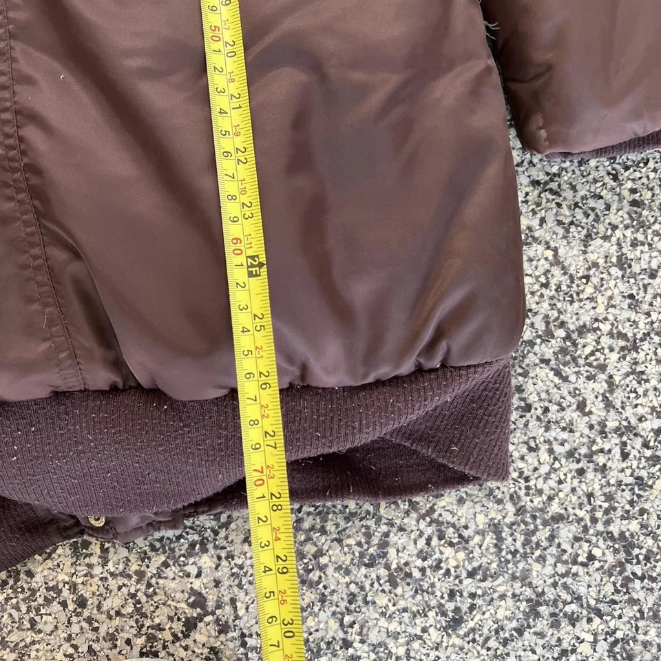 Chaqueta acolchada marrón con parte inferior de manzana para mujer Y2K letras doradas talla mediana Foto 3 de 4