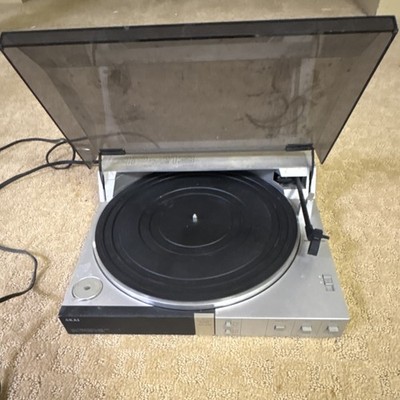 AKAI AP-M3 Full Automatic Turntable, Silver/Black, 33/45RPM, RCA, Repeat