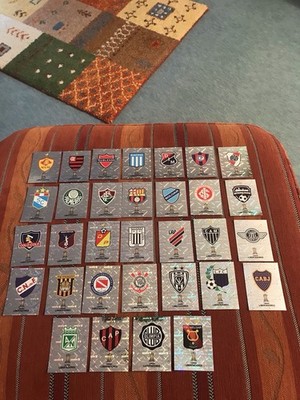Panini Copa Libertadores 2023 alle 32 Wappen/Badges Topzustand 