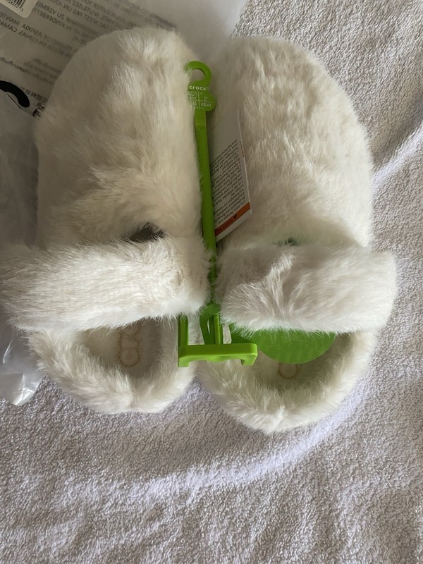 Crocs Classic Fur Sure Fluffy Clog White Covered Fur 9 Men 11 Women New In Box