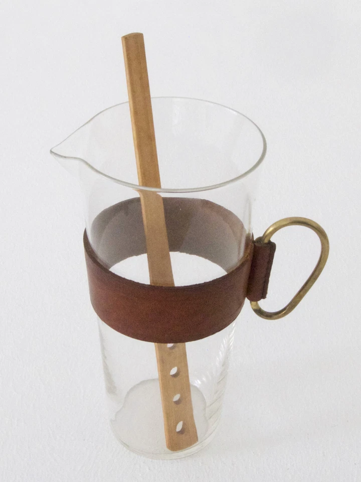 Jarra de vidrio con varilla de agitación / jarra y agitador de bambú de Carl Auböck Foto 4 de 4