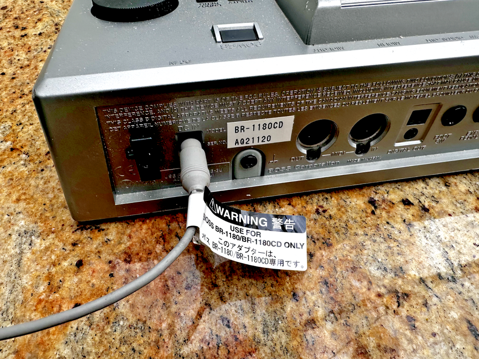 BR-80 Alimentatore 9V UK Per Registratore Digitale BOSS MICRO BR-80 Alimentatore 9V UK Per Registratore Digitale BOSS MICRO