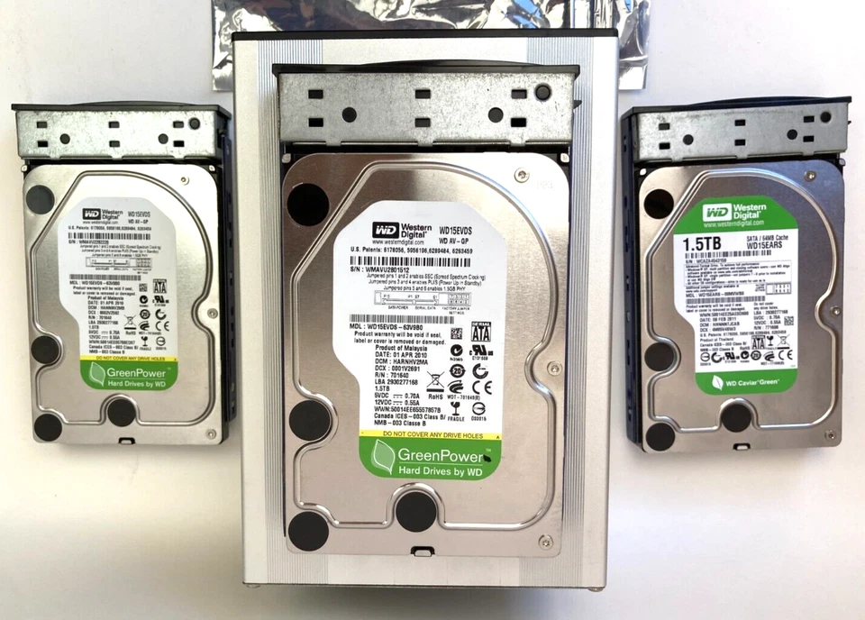 ARECA ARC1220 8 PORT SATAII RAID 3Gbps PCIe w/ Hard Drives and Enclosure - Image 4 of 4