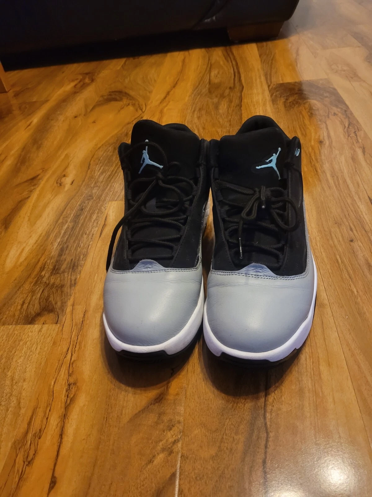 nike air jordan max aura 2