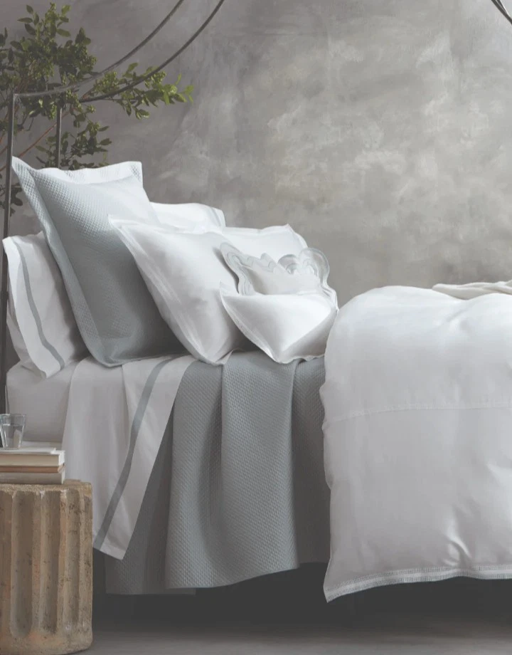 Funda nórdica Matouk "Bryant" 520 TC algodón egipcio percal KING, blanca/piscina, nueva con etiquetas Foto 4 de 4