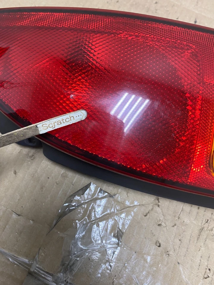 Luz trasera lateral derecha Nissan Quest 1999 a 2000 pasajero OEM U2955 DW Foto 4 de 4